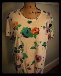Short sleeve flowered t-shirt